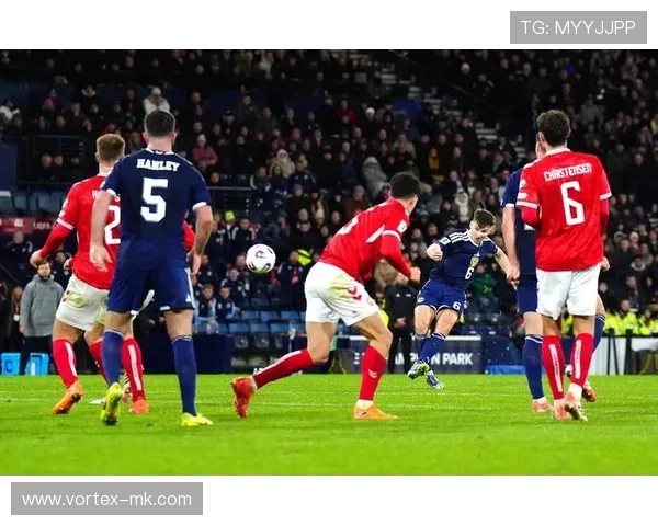 欧联杯上演惊天逆转！亚特兰大客场奇迹翻盘晋级四强